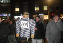 Oko 1.000 ljudi na četvrtom protestu u Čačku: Zatražena ostavka gradonačelnika (FOTO)