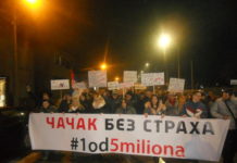 Na trećem protestu u Čačku najviše ljudi do sada, profesori na čelu kolone (FOTO GALERIJA)