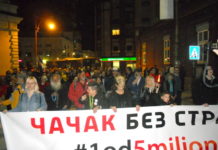 Ipak neformalni protest u Čačku: Okupljanje i dogovor o odlasku na protest u Beograd