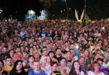Nezapamćen muzički spektakl na Gradskom trgu, Nemanja Radulović oduševio Čačane