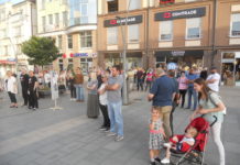 Nekoliko desetina građana na protestu u Čačku (FOTO)