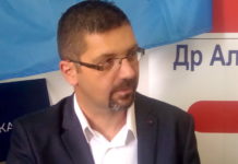Selaković: Prosvetni radnici meta ucena i pritisaka, da li će morati da pokazuju fotografisane glasačke listiće?