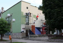 Oslikavanje murala, koncerti, pozorišne predstave i filmske projekcije na Danima Kulture u Guči (FOTO)