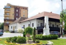 Evo gde je Vučić poslao Babića na letovanje