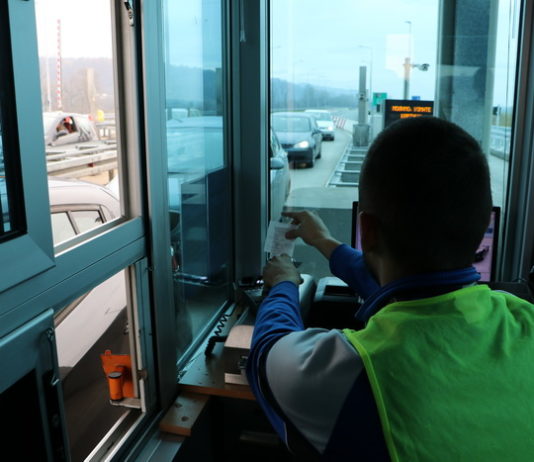 Postepeno ukidanje naplatnih rampi na putevima u Srbiji, za jednu kategoriju vozila upotreba TAG uređaja obavezna već od 1. aprila