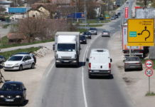 Pojačan saobraćaj na putevima kroz Čačak pred početak policijskog časa, ali bez većih gužvi (FOTO)