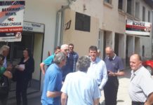 Nova Srbija: Provokacije režimskih huligana tokom stranačkog skupa u Katrzi