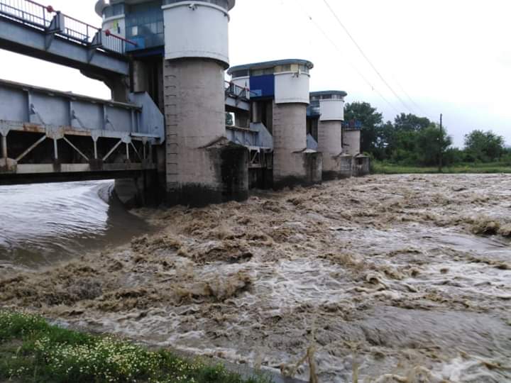 Vanredna Odbrana Od Poplava U čačku Uvedena Celodnevna Dežurstva