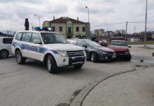 Karambol na kružnom toku u Ljubiću, sudar “fijata“ i “mazde“
