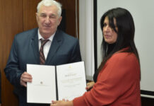 Direktor “MB Namenska“ dobio poslovno priznanje dan posle ispovesti oca radnika poginulog u toj fabrici