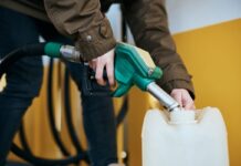 “Amerikanci neće dozvoliti prodaju NIS-a Arapima, dnevno će nam faliti 168 cisterni goriva“