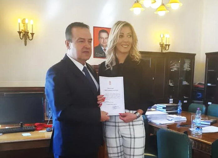 Sanja Calovic - Ivica Dacic slajder