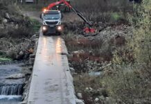 Očišćene naslage granja na prilazu kampu u Ovčar Banji
