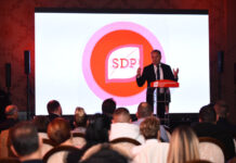 Rasim Ljajić više nije predsednik Socijaldemokratske partije Srbije, zamenio ga reditelj Jug Radivojević