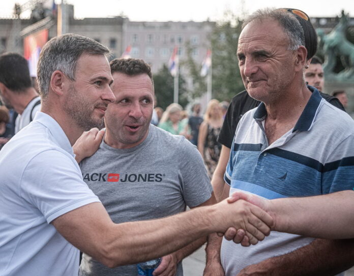 Miroslav Aleksic na protestu