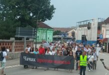 Nekoliko desetina građana na petom protestu “Čačak protiv nasilja“