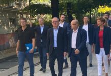 Deo opozicije predao Vučiću zahtev za održavanje vanrednih parlamentarnih i beogradskih izbora