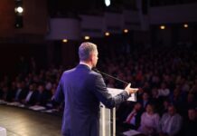 Miroslav Aleksić u Skupštini Srbije govorio o slučaju zlostavljanja učenika u školi u Mrčajevcima