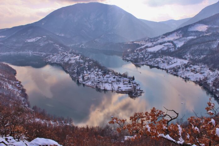 Panorama Cacka - Ovcarsko kablarska klisura zima TOC
