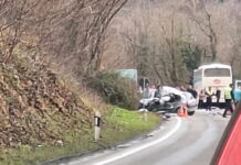 Osamnaestogodišnjak poginuo u teškoj saobraćajnoj nesreći u Ovčarsko-kablarskoj klisuri