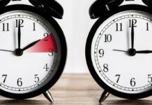 Od nedelje letnje računanje vremena: Ujutru nam izlazi sunce prerano, a uveče se rano smrkava – da li je Srbija u pogrešnoj vremenskoj zoni?