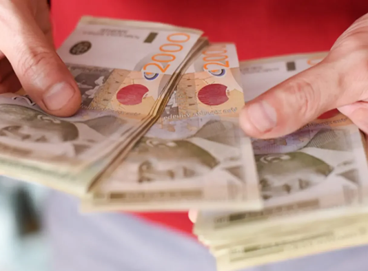 Skupština Srbije usvojila zakon o isplati državne pomoći građanima, evo kolika će biti naknada za različite kategorije