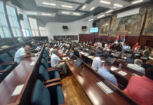 Četrdeset odbornika položilo zakletvu, opozicija napustila skupštinsku salu