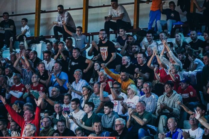 Borac - Dubai - Publika navijanje 3 Stjepanovic