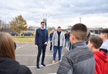 Državni sekretar Marko Kešelj u Preljini i Kukićima: Deco, loptu u ruke i bavite se sportom!