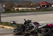 Otac i ćerka teško povređeni u nezgodi kod Čačka: Bili na motoru, pa se sudarili sa automobilom
