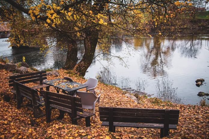 Panorama Cacka - Hladnpo jesen lisce Morava Jelena Miladinovic
