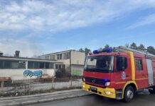 Požar u napuštenom objektu u Ulici ČPO: Deca palila daske u nekadašnjem restoranu?