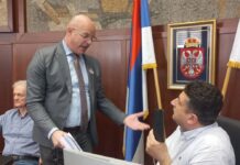 Dveri Čačak: Vidljiva veza vlasti i za policiju nevidljivih crnokapuljaša