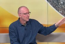 Uhapšen kolumnista “Peščanika“ Dejan Ilić: Tužilaštvo ga tereti za širenje panike, opozicija tvrdi da je Vučićev politički zatvorenik