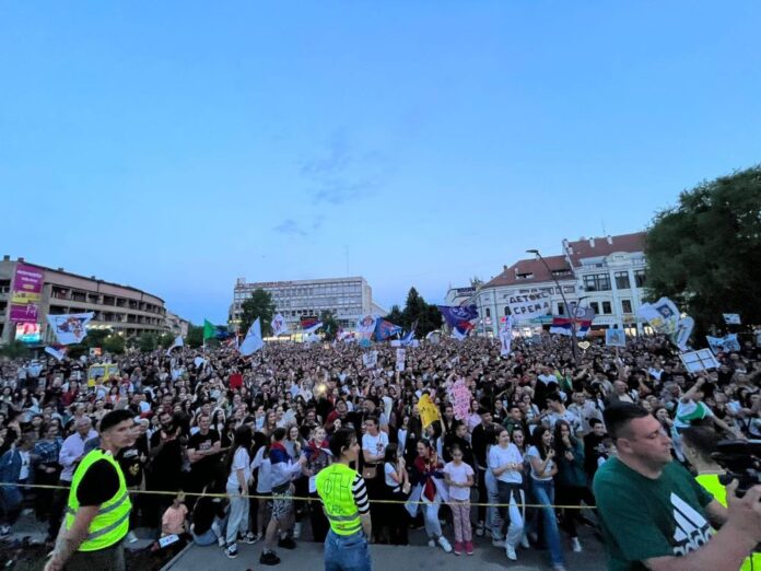 Zadnji voz - Studenti glavno 1