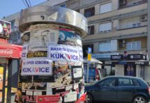 Predstavnici opozicije u centru Čačka izlepili plakate sa porukom “Rapiši izbore, kukavice“