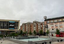 JP “Gradac“: Plastična flaša od pola litra zapušila odvodnu cev, pa došlo do izlivanja vode iz fontane