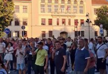 Najavljen opozicioni skup u centru Čačka, pristalice i protivnici SNS ponovo “licem u lice“