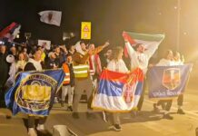 Studenti iz Novog Pazara stigli u Mrčajevce, priređen im doček uz vatromet