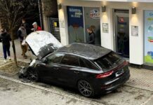 U podmetnutom požaru izgoreo “audi Q8“ na parkingu u Ulici Svetozara Markovića