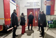Predstavnici gradskog rukovodstva posetili dežurne službe u novogodišnjoj noći, prvoj bebi dukat od grada Čačka