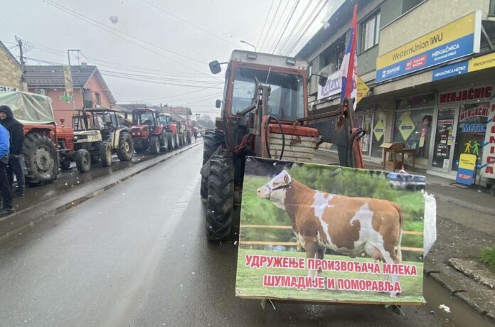 Mrcajevci poljoprivrednici traktori 4