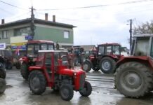 Poljoprivrednici blokirali i stari put Čačak – Kraljevo, saopštili da niko nema mandat da pregovara u njihovo ime