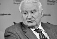 IN MEMORIAM: Dragoljub Mićunović, bivši predsednik DS, zatvorenik na Golom otoku, univerzitetski profesor