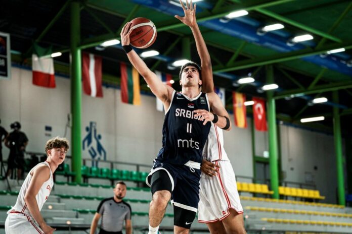 Andrej Bjelic 11