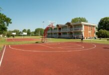 Zahvaljujući donaciji čačanske firme rekonstruisani sportski tereni u čačanskom odmaralištu “Ovčar“ u Ulcinju