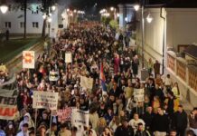 Održan protest maturanata Gimnazije i građana Čačka: Ne pristajemo da nam strah bude jači od savesti