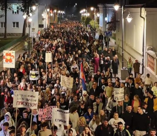 Održan protest maturanata Gimnazije i građana Čačka: Ne pristajemo da nam strah bude jači od savesti